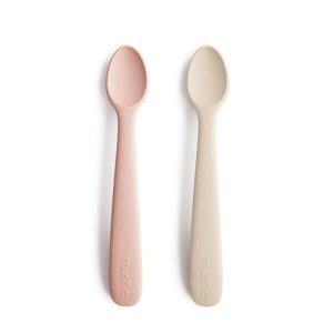 Mushie Łyżeczki silikonowe do nauki samodzielnego jedzenia Blush & Shifting Sand – 2-pak Mushie Łyżeczki silikonowe do nauki samodzielnego jedzenia Blush & Shifting Sand – 2-pak