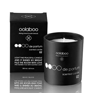 OOLABOO Oooo De Parfum 02 świeca zapachowa drzewo sandałowe, 300 ml OOLABOO Oooo De Parfum 02 świeca zapachowa drzewo sandałowe, 300 ml