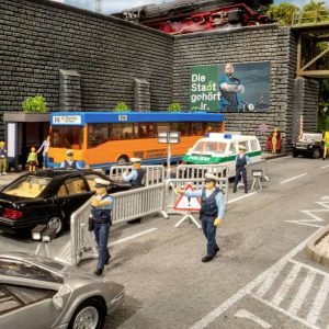 NOCH H0 Tematyczna operacja policyjna na świecie gotowy model NOCH H0 Tematyczna operacja policyjna na świecie gotowy model