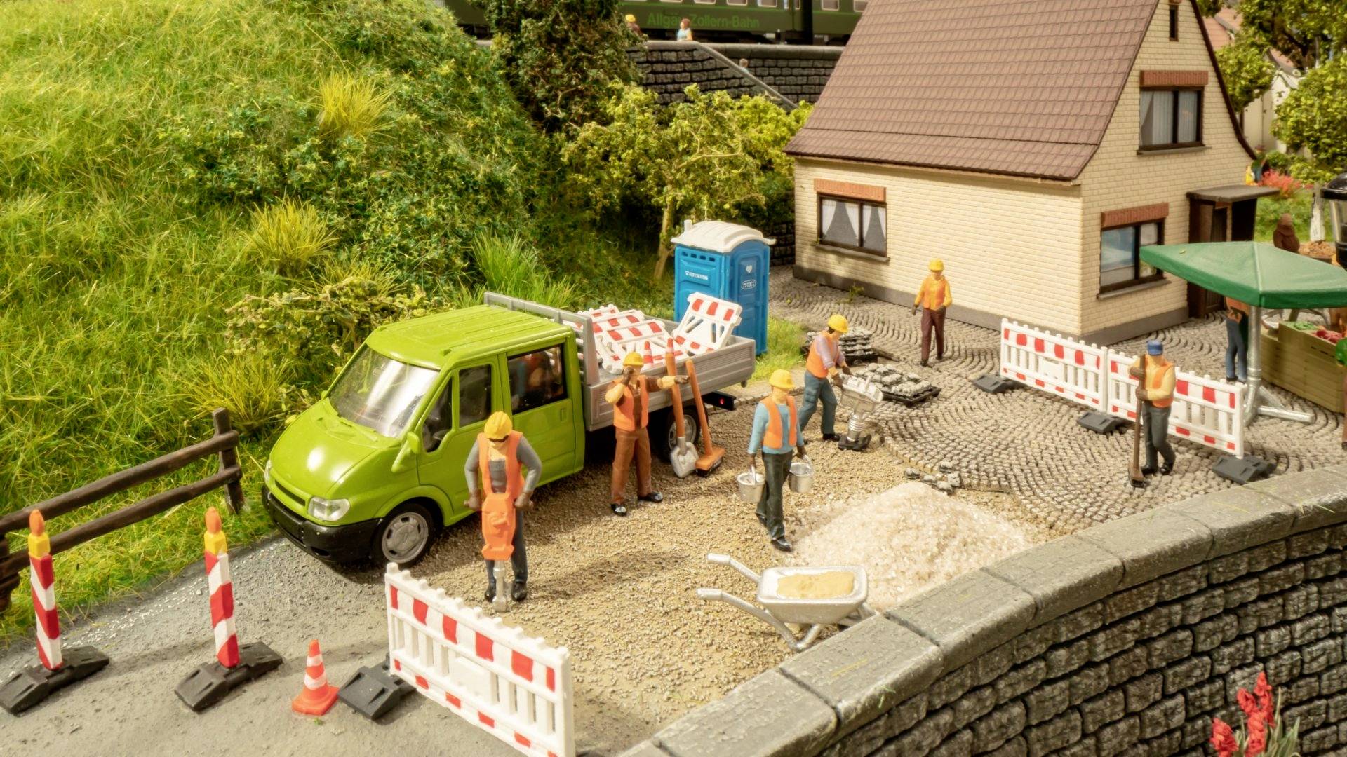 NOCH H0 Tematyczne prace drogowe na świecie gotowy model - obrazek 1